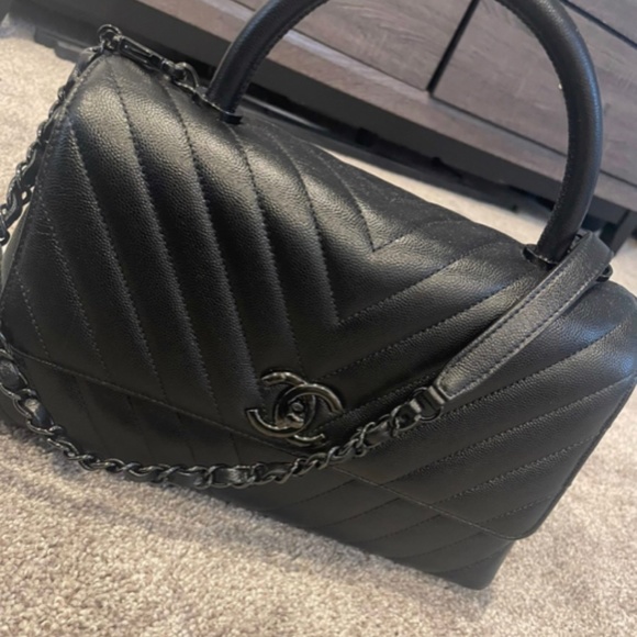 CHANEL Caviar Chevron Quilted Coco Handle - Picture 10 of 10